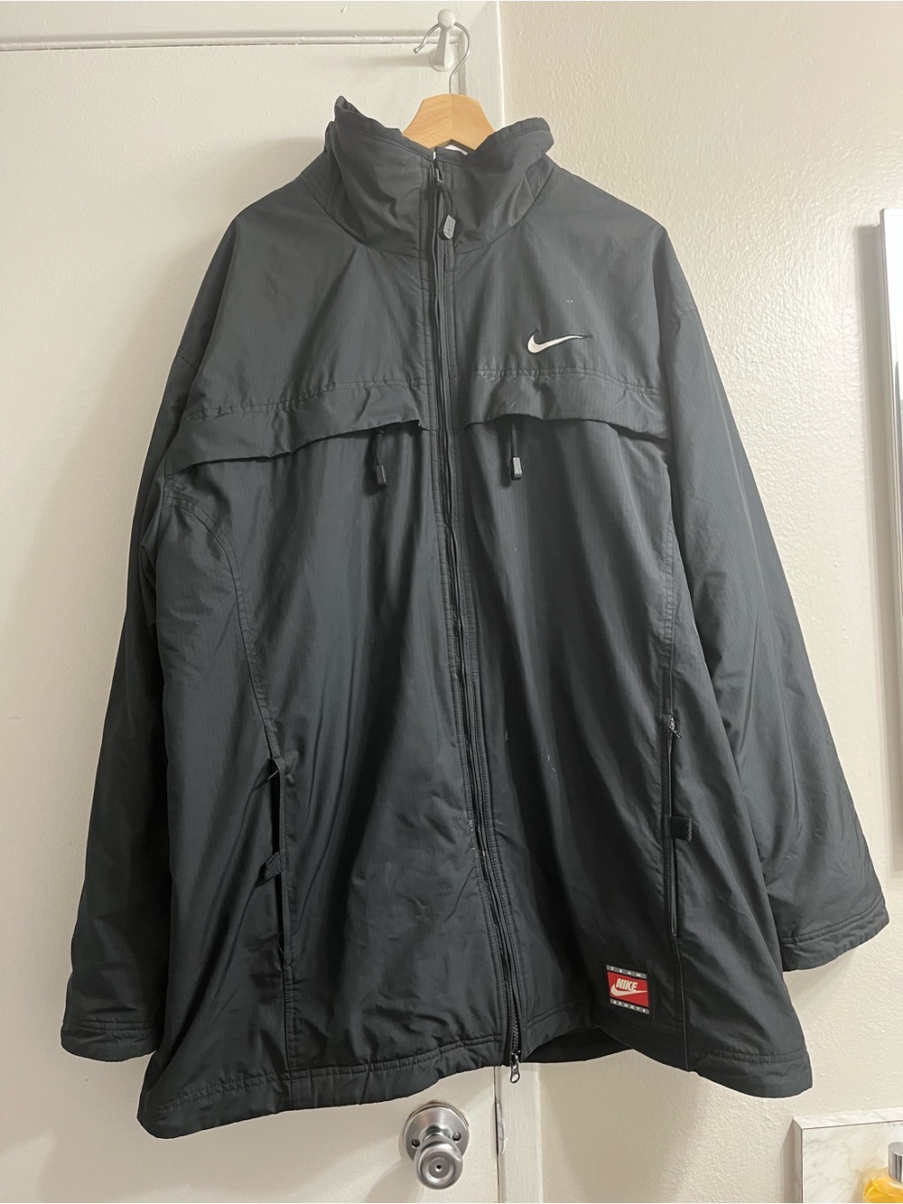 Nike Black Men's Full-Zip Windbreaker Jacket